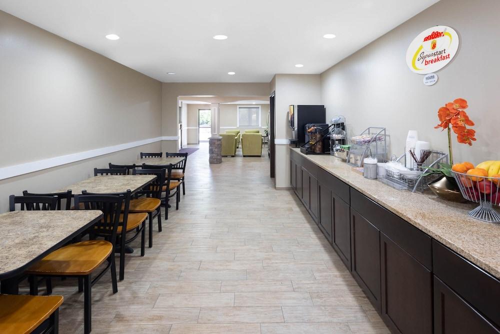 Fairbridge Inn Express Наяк Екстериор снимка