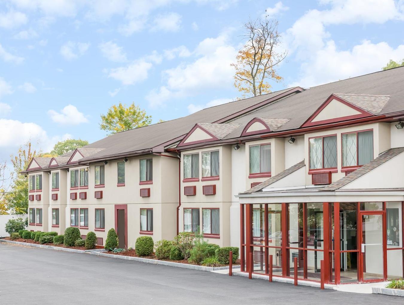 Fairbridge Inn Express Наяк Екстериор снимка