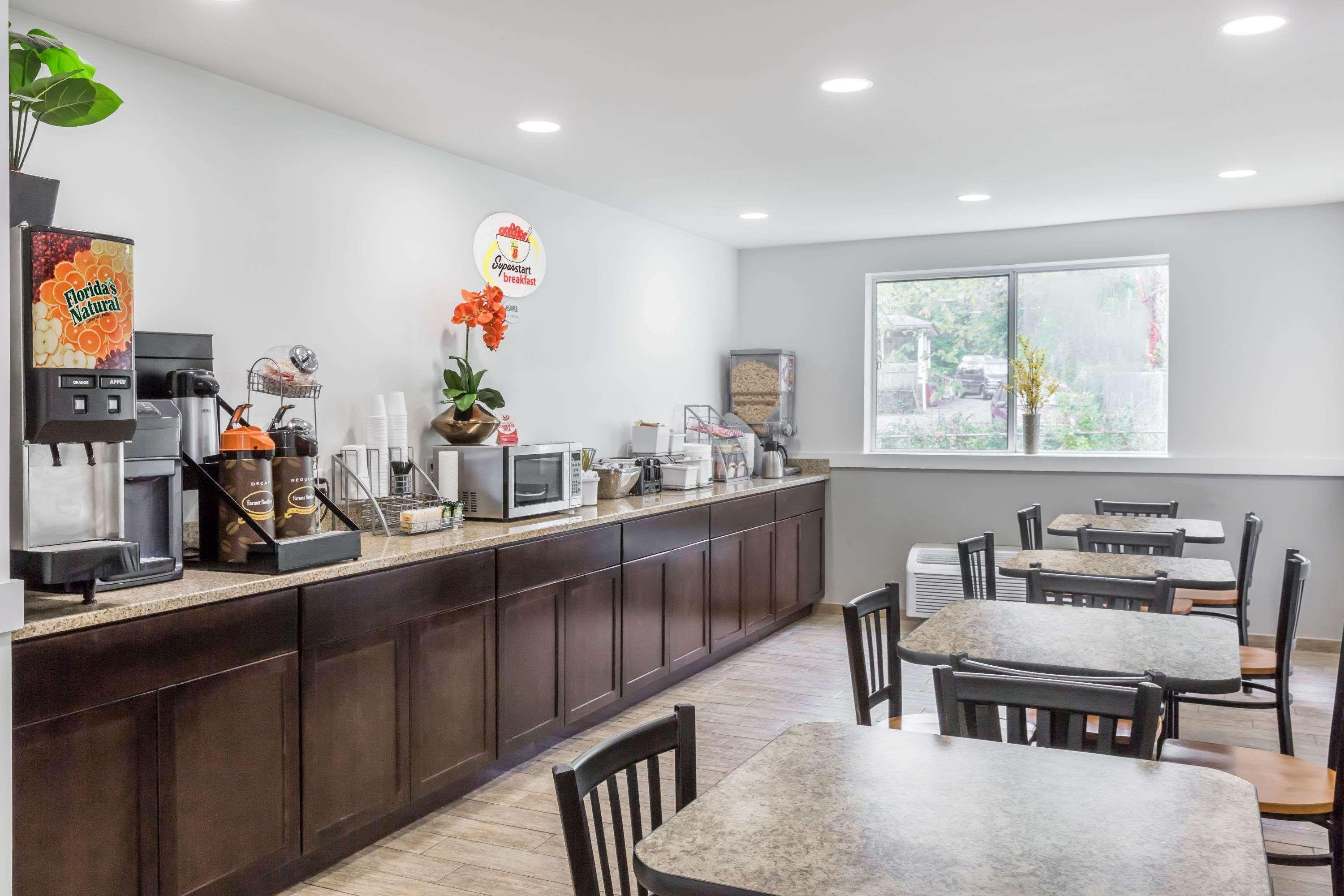 Fairbridge Inn Express Наяк Екстериор снимка